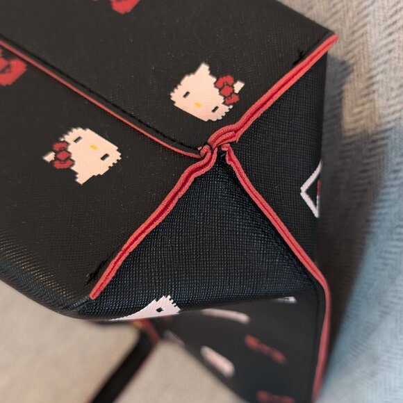 Hello Kitty x Space Invaders Tote Bag (Collaboration) - Excellent Condition - Picture 7 of 11